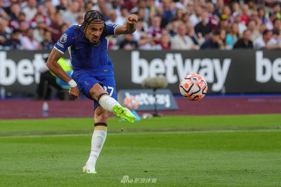 比分胶着 比分胶着