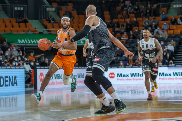 米兰防线的 米兰防线的