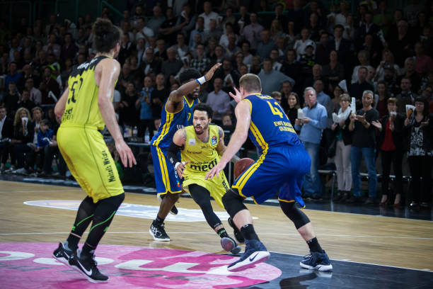 对他感兴趣 对他感兴趣